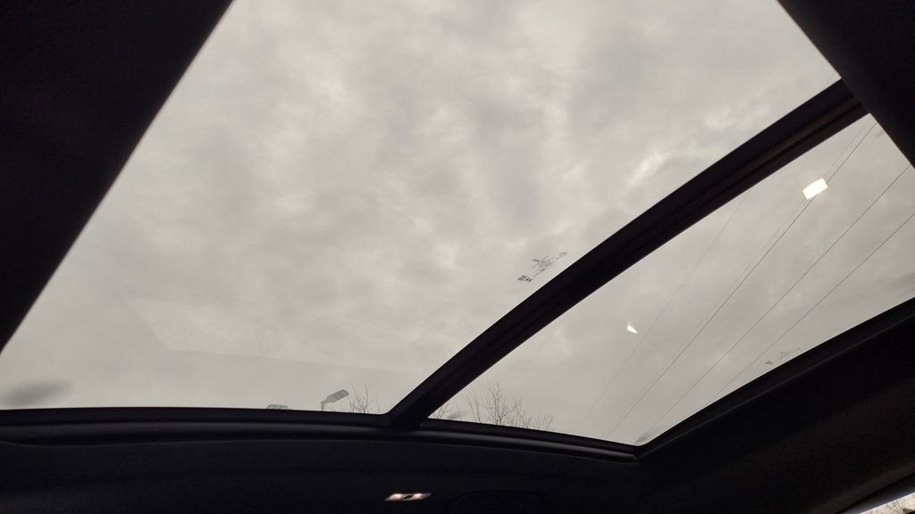 Certified 2024 Lincoln Nautilus Reserve w/ Equipment Group 202A image 18