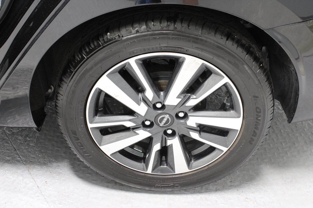 Certified 2024 Nissan Versa SV FWD image 18