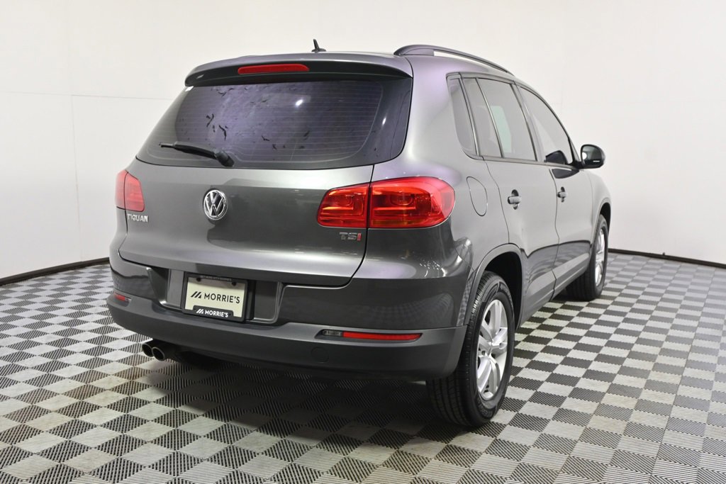 Used 2016 Volkswagen Tiguan S image 6