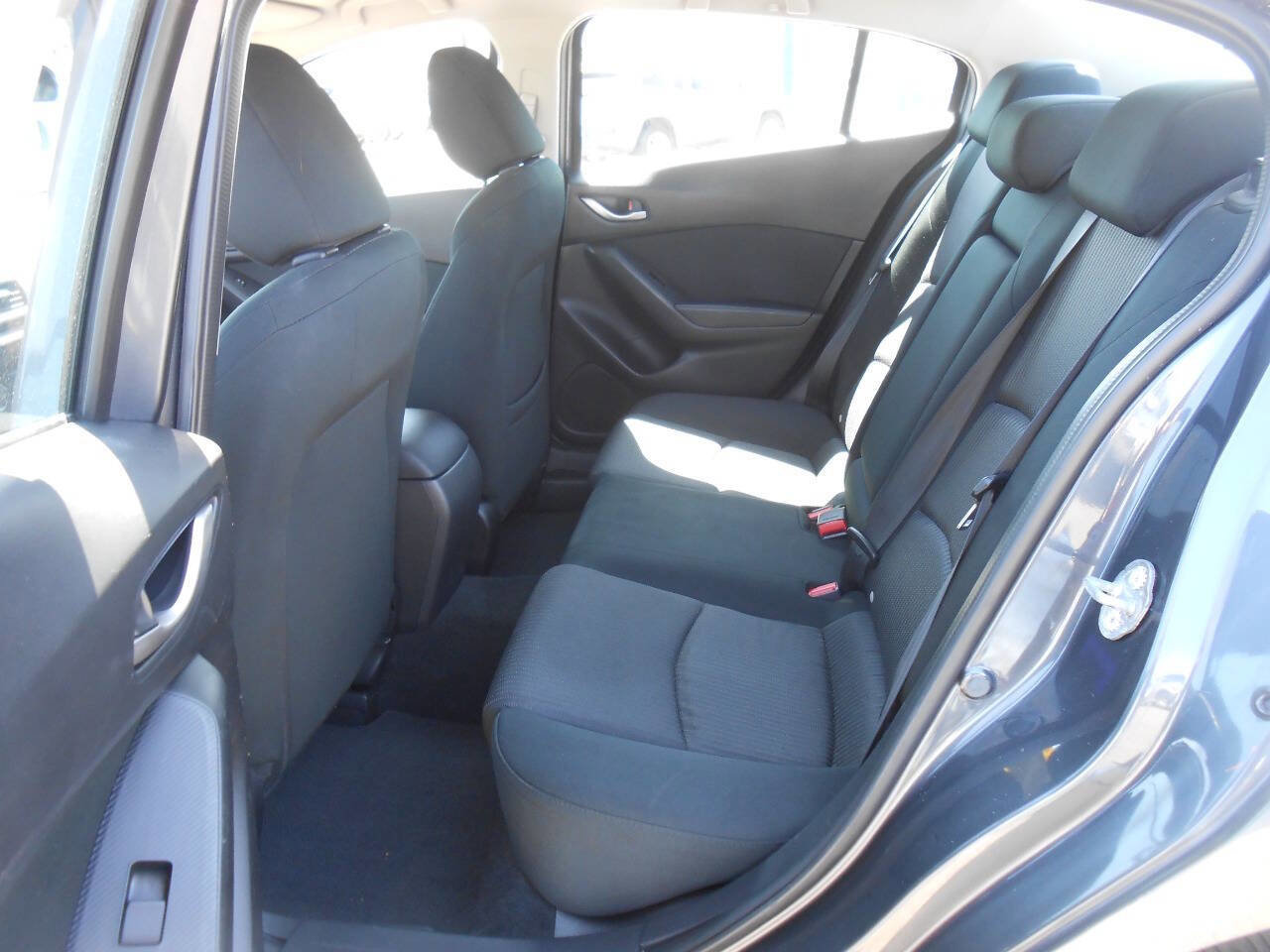 Used 2016 MAZDA MAZDA3 i Sport w/ Preferred Equipment Package image 11