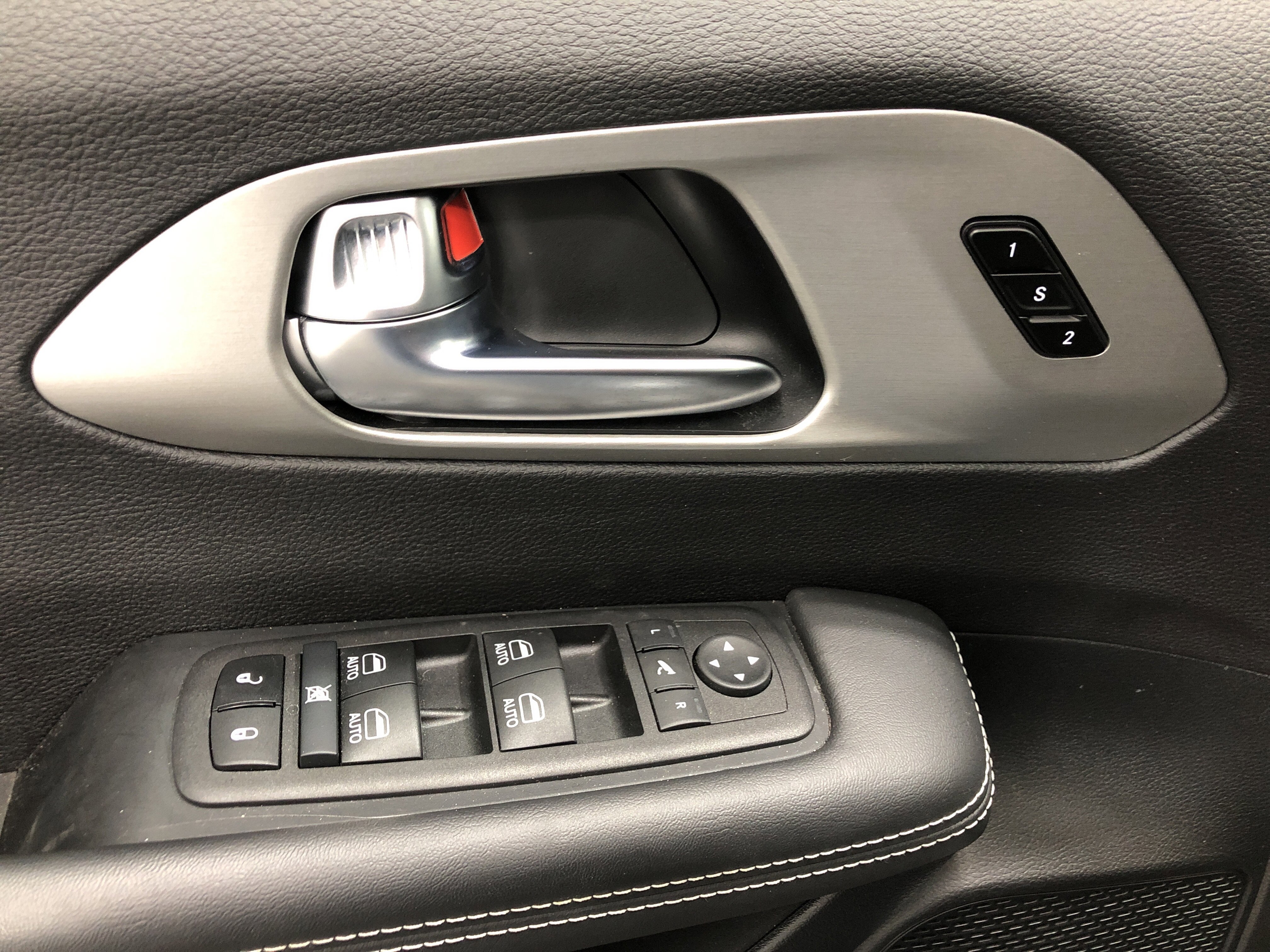 Certified 2024 Chrysler Pacifica Limited w/ S Appearance Package FWD image 20