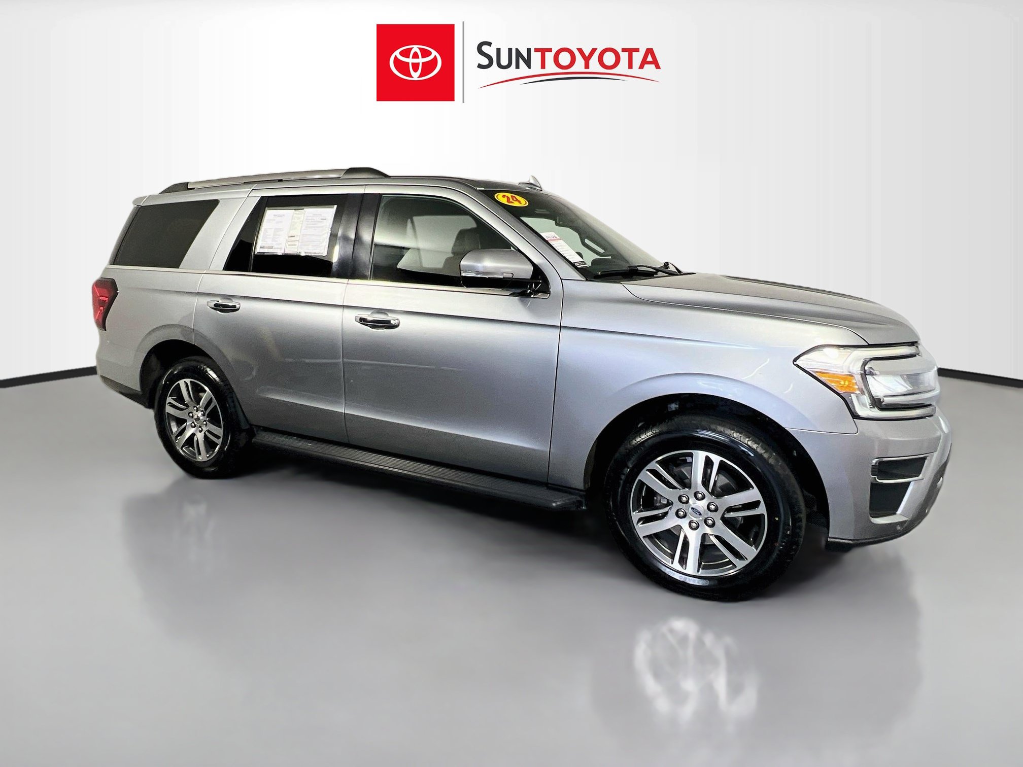 Used 2024 Ford Expedition Limited RWD image 1