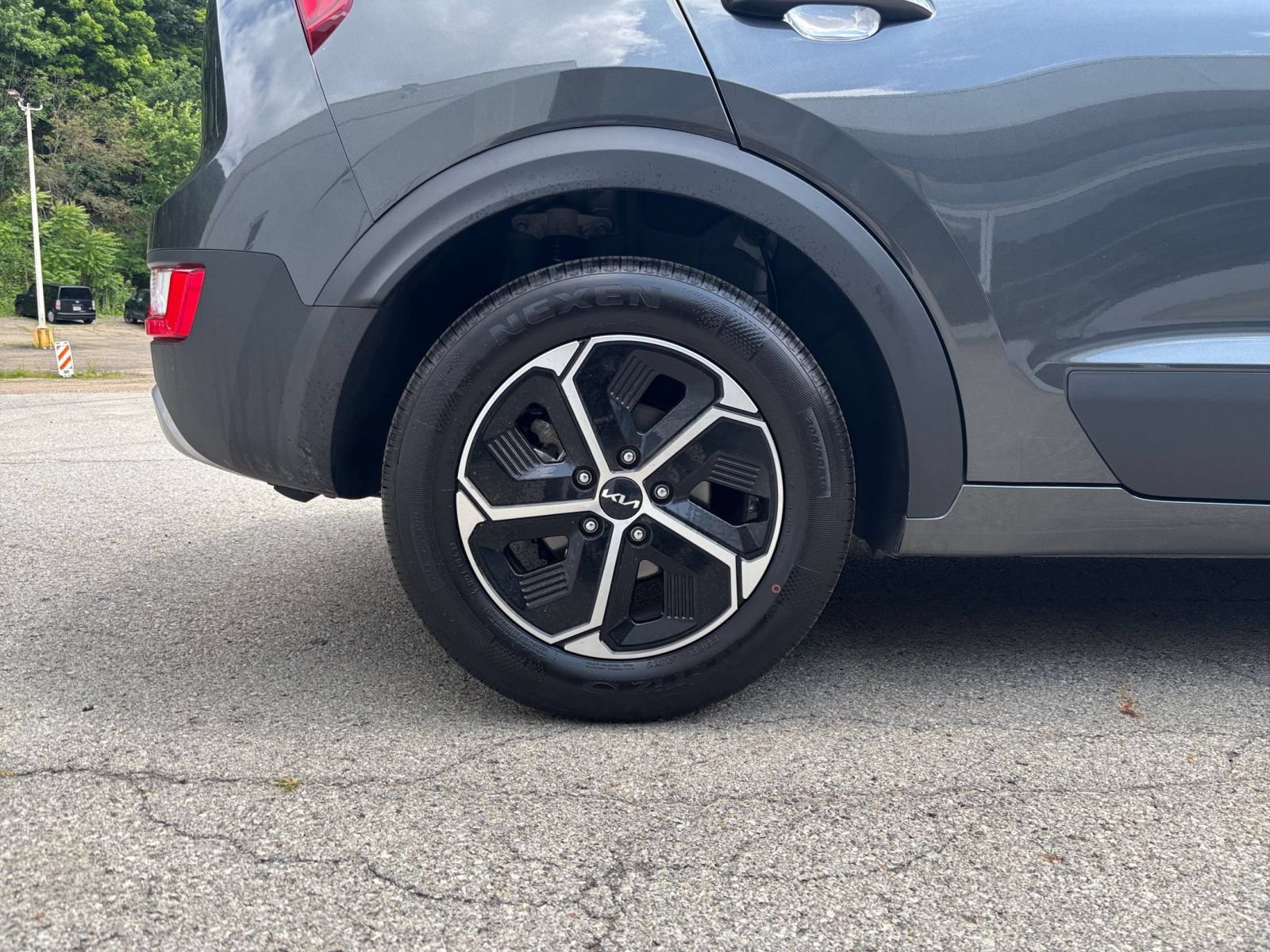 Used 2026 Kia Niro LX FWD image 28