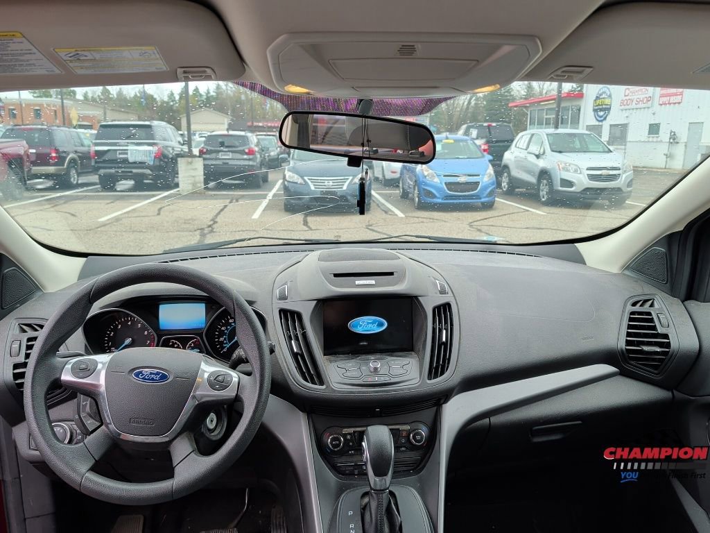 Used 2016 Ford Escape SE w/ Equipment Group 201A image 25
