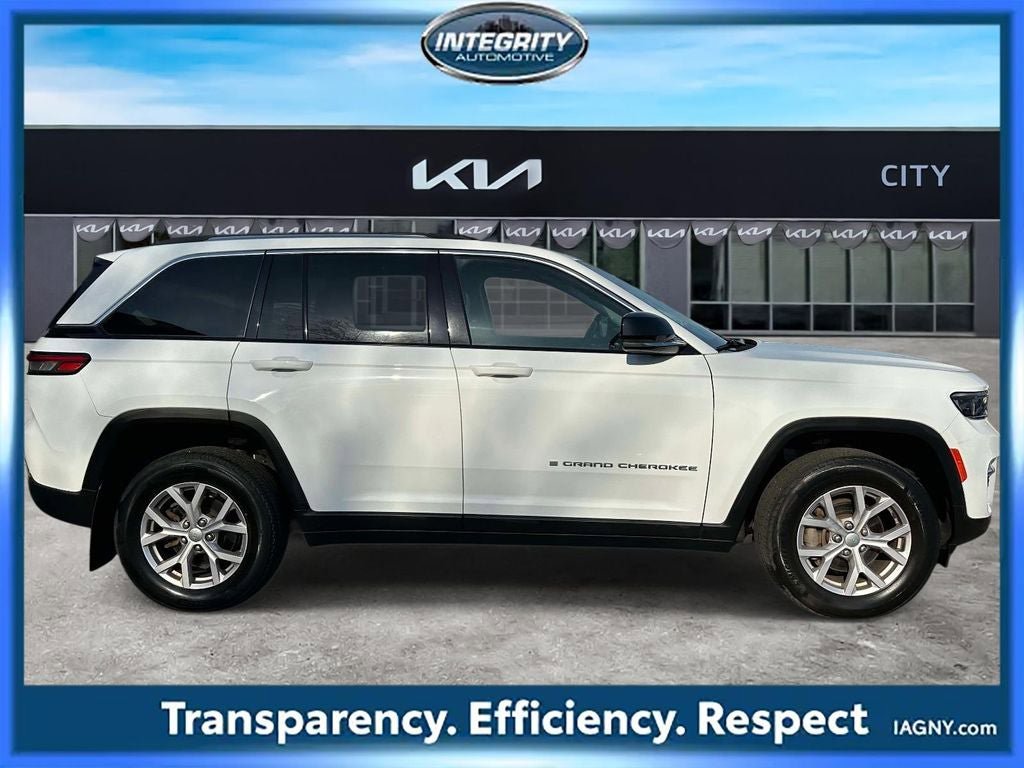 Used 2022 Jeep Grand Cherokee Limited AWD/4WD image 2