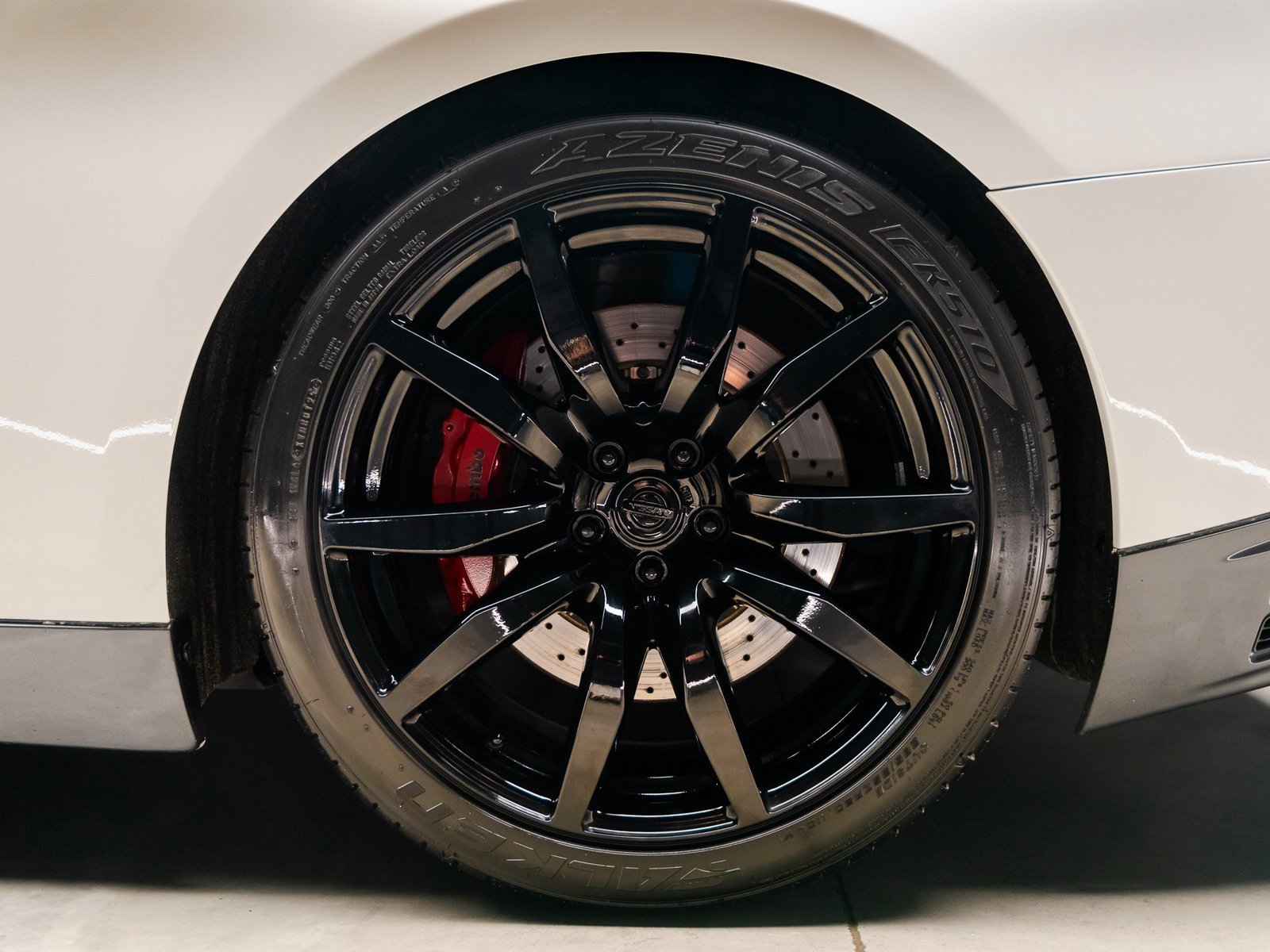 Used 2015 Nissan GT-R Premium image 36