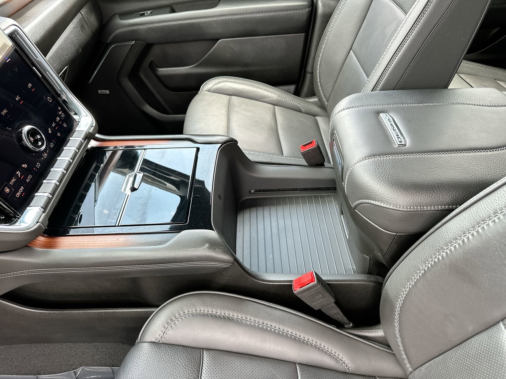 Certified 2025 GMC Yukon XL Denali AWD/4WD image 22