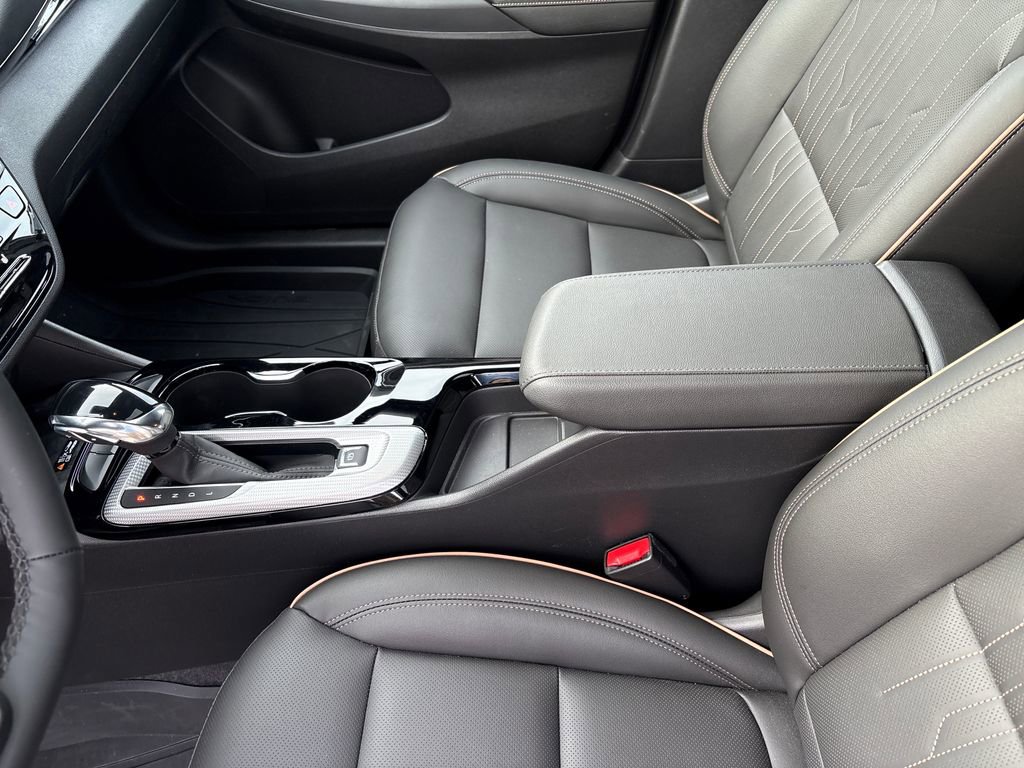 Certified 2025 Buick Envista Avenir image 29