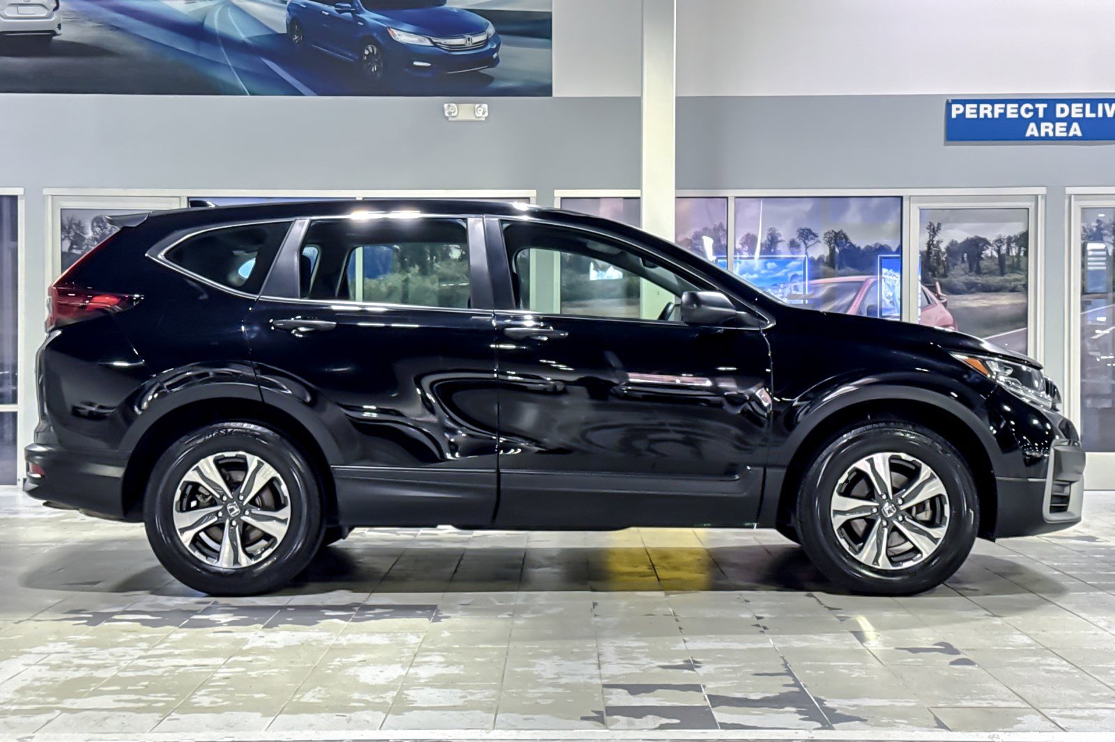 Used 2020 Honda CR-V LX image 7