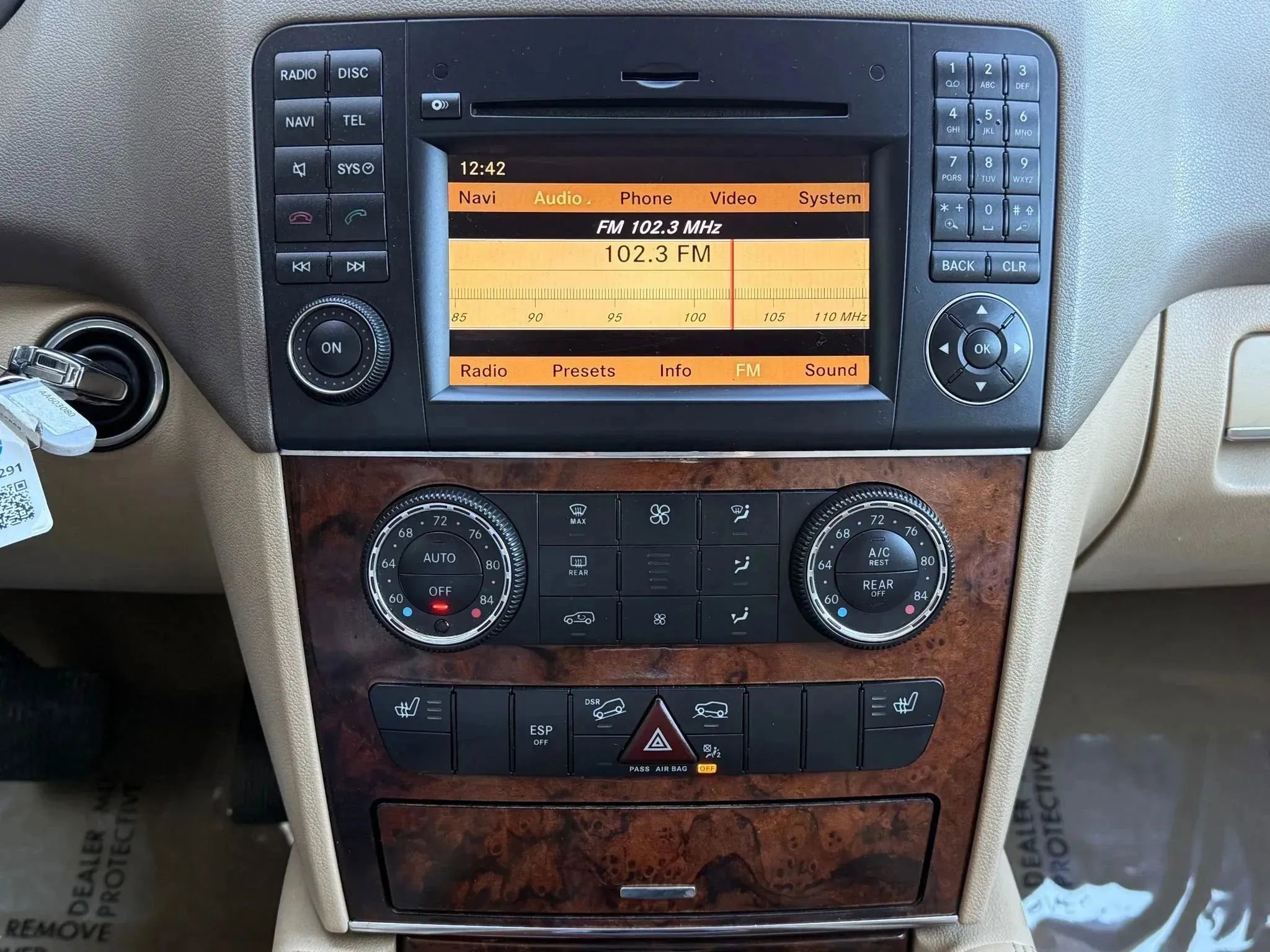 Used 2010 Mercedes-Benz ML 350 BlueTEC 4MATIC image 26