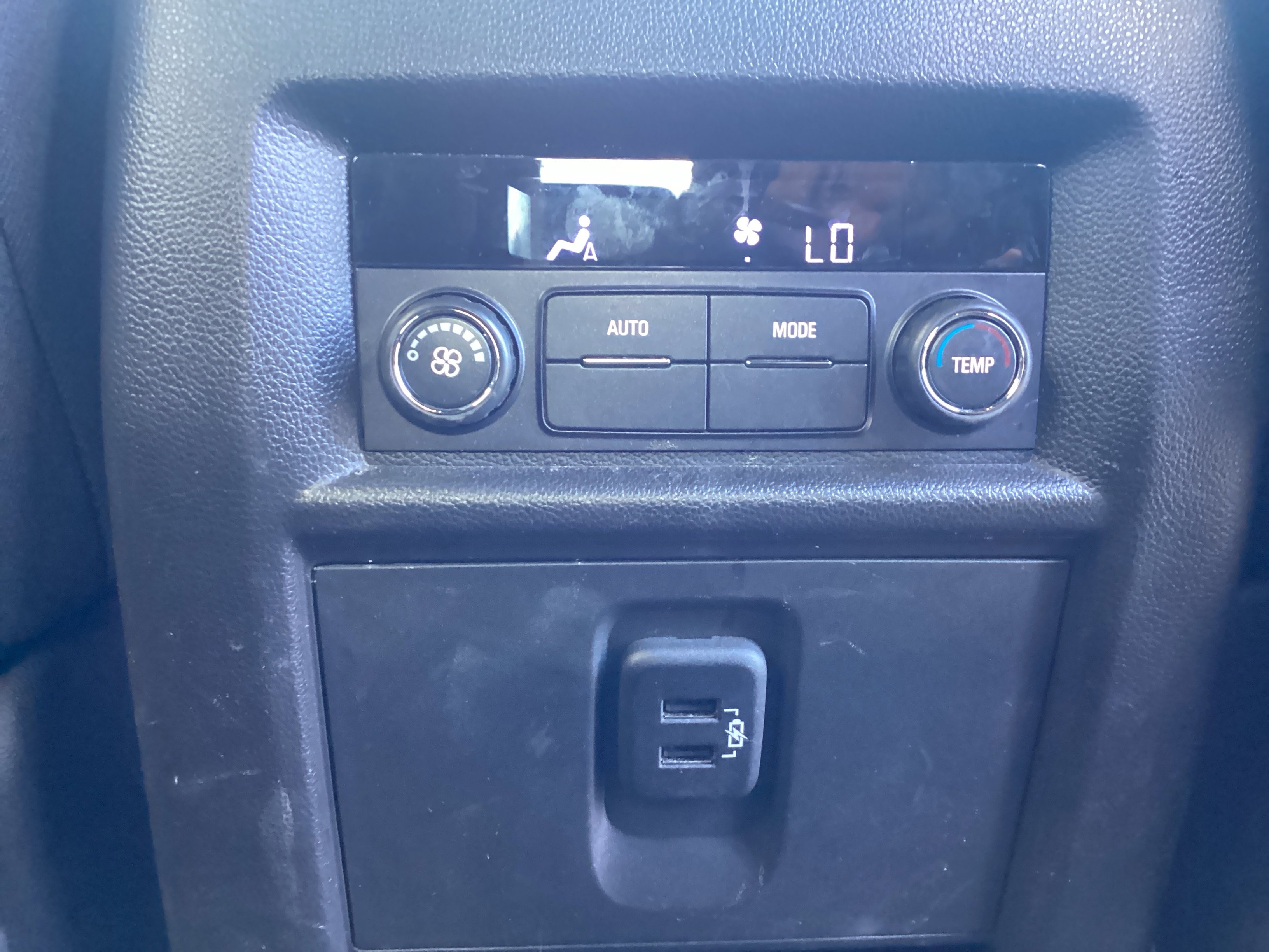 Used 2023 Chevrolet Traverse LT image 33