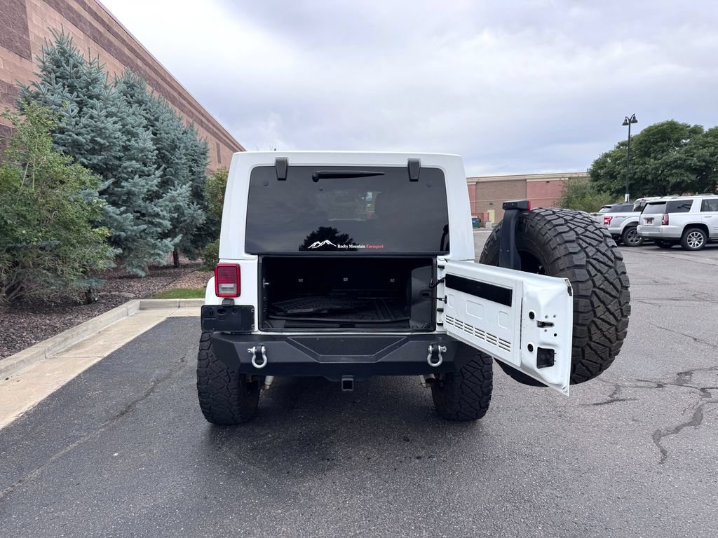Used 2012 Jeep Wrangler Unlimited Sahara w/ Connectivity Group AWD/4WD image 10