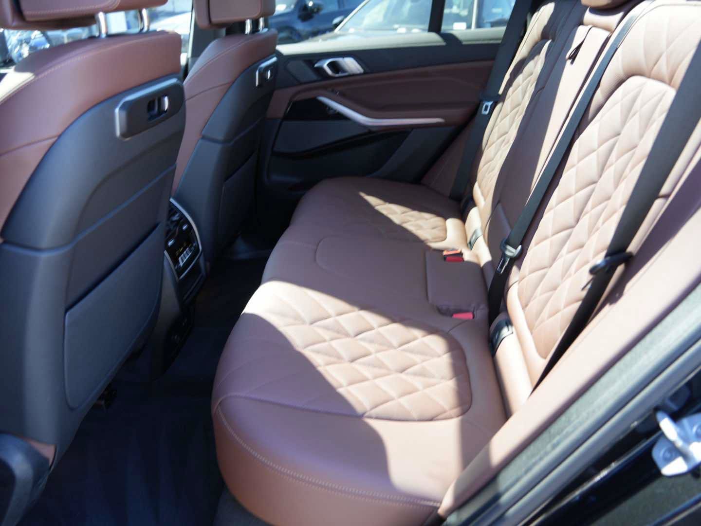 Used 2026 BMW X5 xDrive40i w/ M Sport Package AWD/4WD image 11