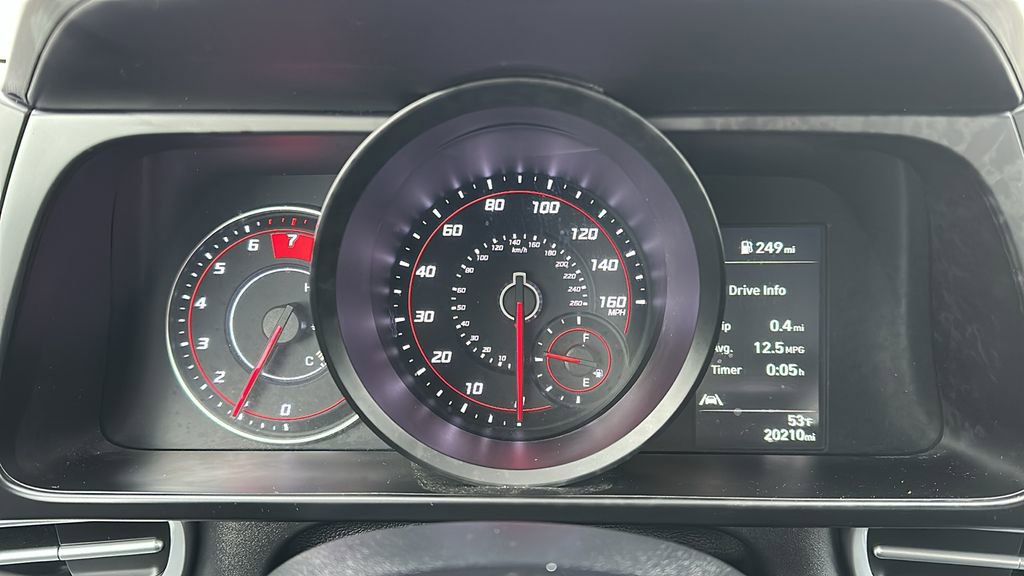 Used 2023 Hyundai Elantra SEL image 2