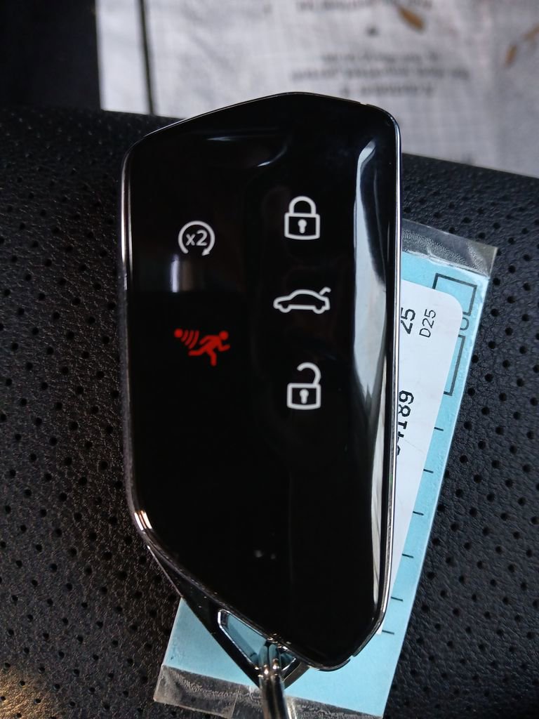 New 2025 Volkswagen Atlas SE image 27