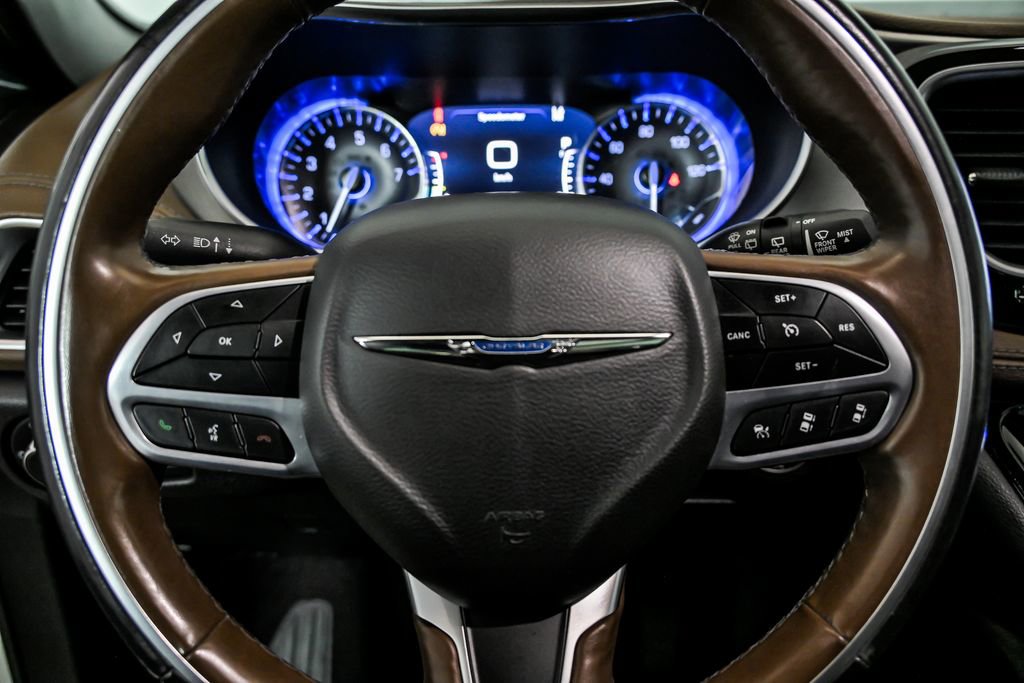 Used 2021 Chrysler Pacifica Limited w/ Uconnect Theater Family Group image 20