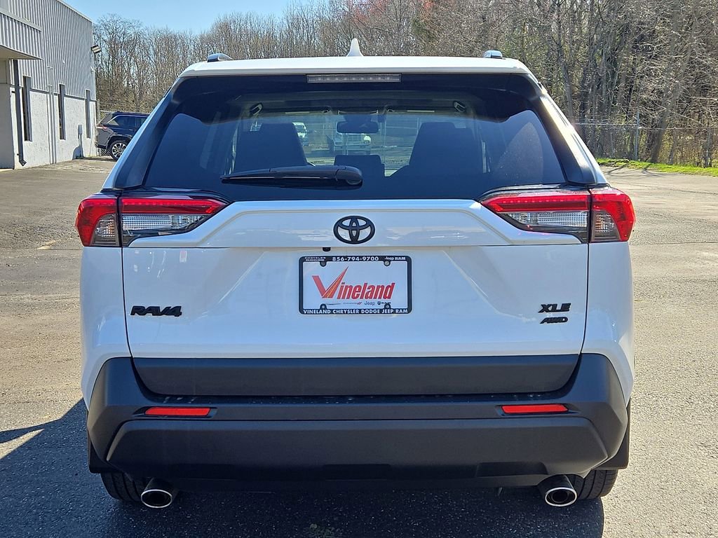 Used 2019 Toyota RAV4 XLE w/ Convenience Package AWD/4WD image 5
