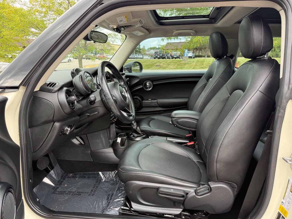 Used 2018 MINI Cooper 2-Door Hardtop FWD image 9