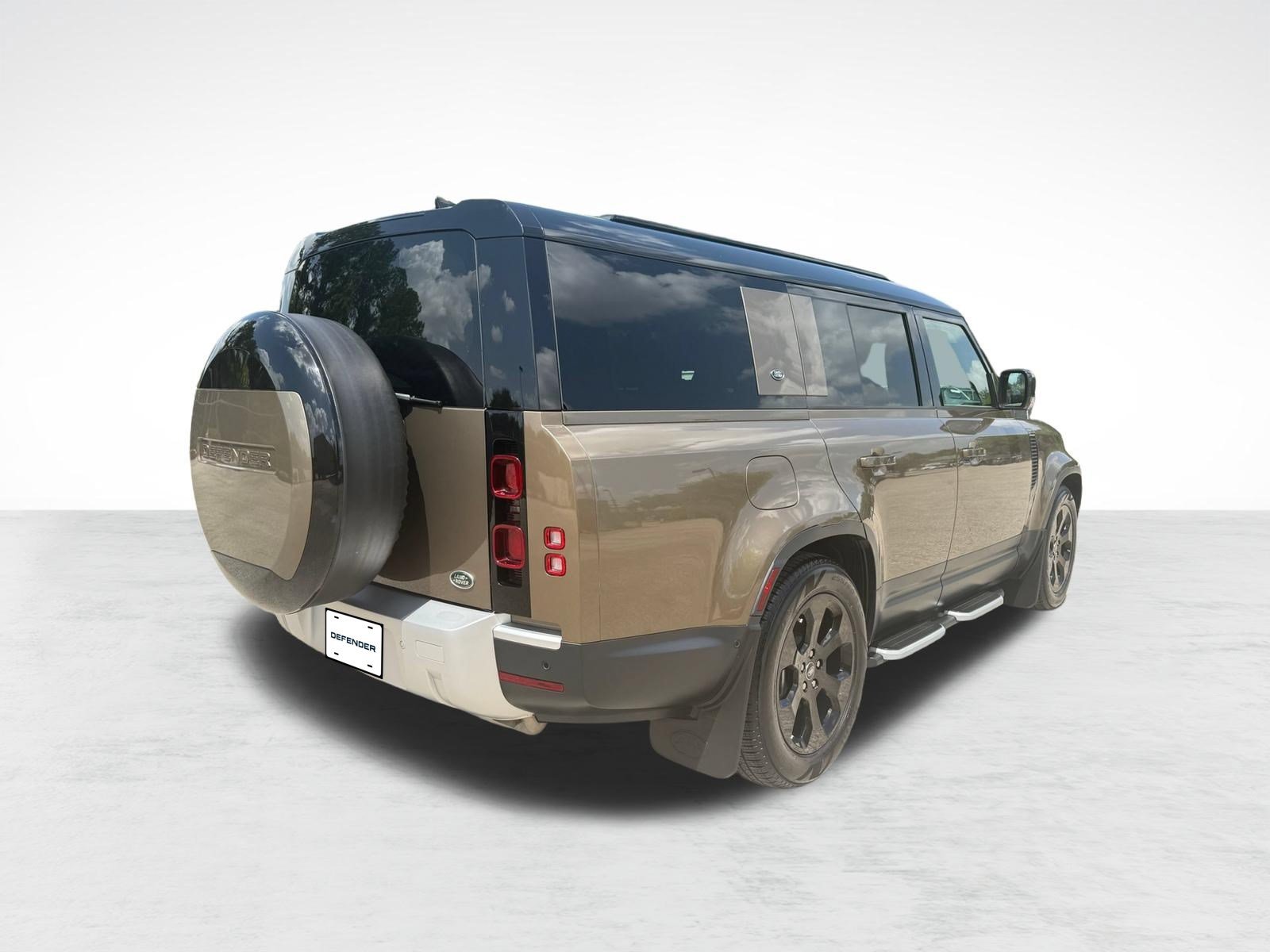 Used 2023 Land Rover Defender 130 S AWD/4WD image 9