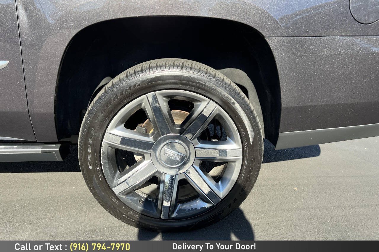 Used 2017 Cadillac Escalade ESV Premium Luxury AWD/4WD image 10