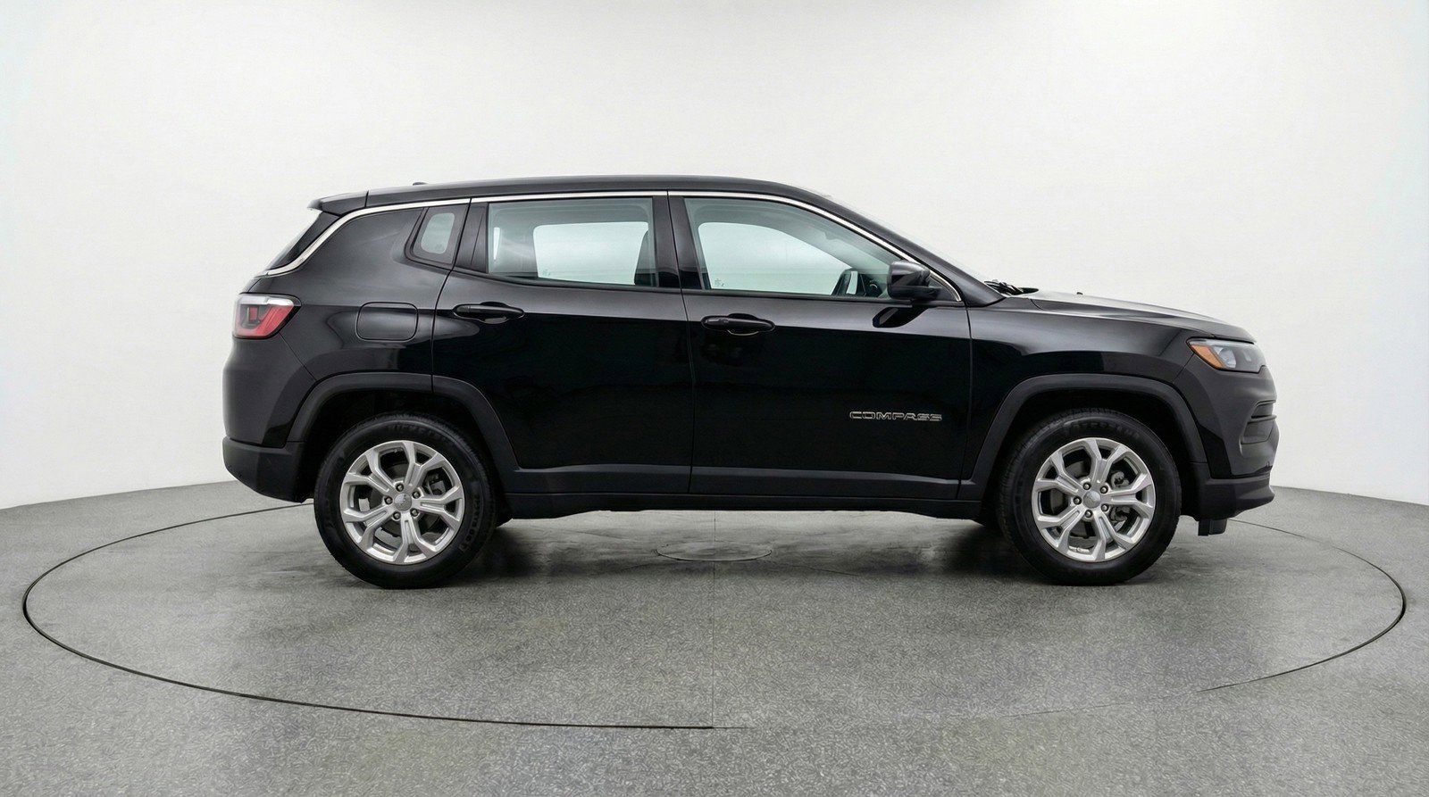 Used 2025 Jeep Compass Latitude image 11