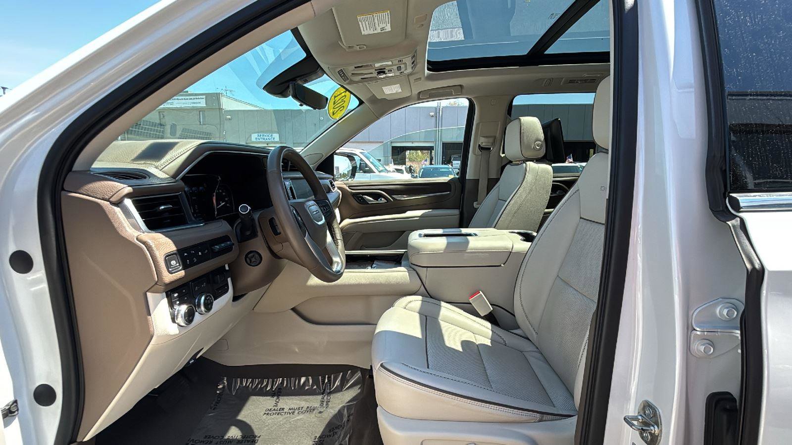 Used 2021 GMC Yukon Denali w/ Denali Ultimate Package AWD/4WD image 21