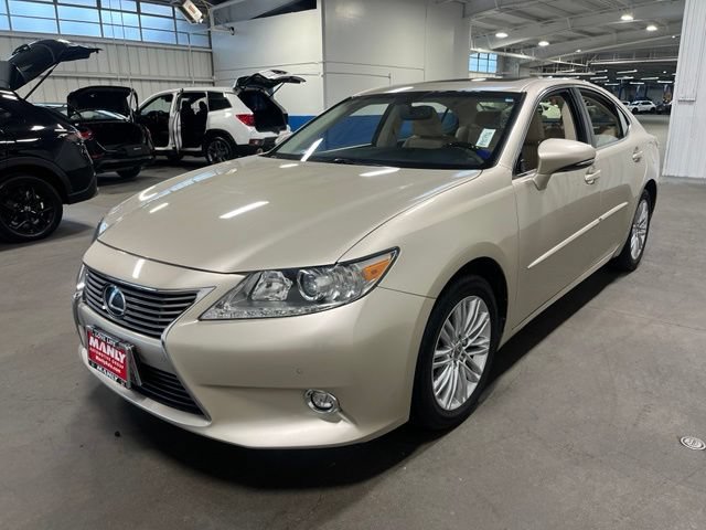 Used 2014 Lexus ES 350 w/ Luxury Package FWD image 7