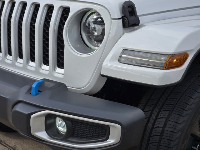 Used 2023 Jeep Wrangler Unlimited Sahara w/ Cold Weather Group AWD/4WD image 8