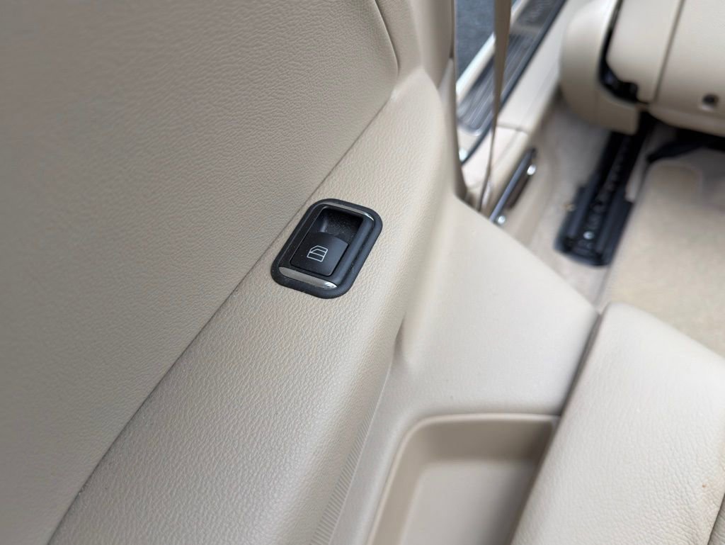 Used 2011 Mercedes-Benz E 350 Cabriolet image 27
