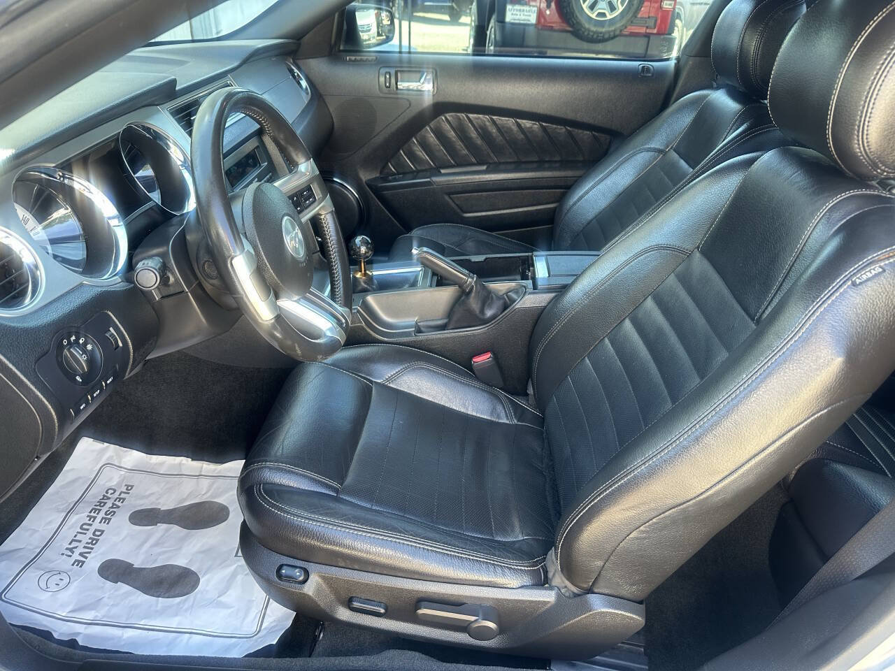 Used 2012 Ford Mustang GT Premium w/ HID Headlamps & Security Pkg RWD image 11