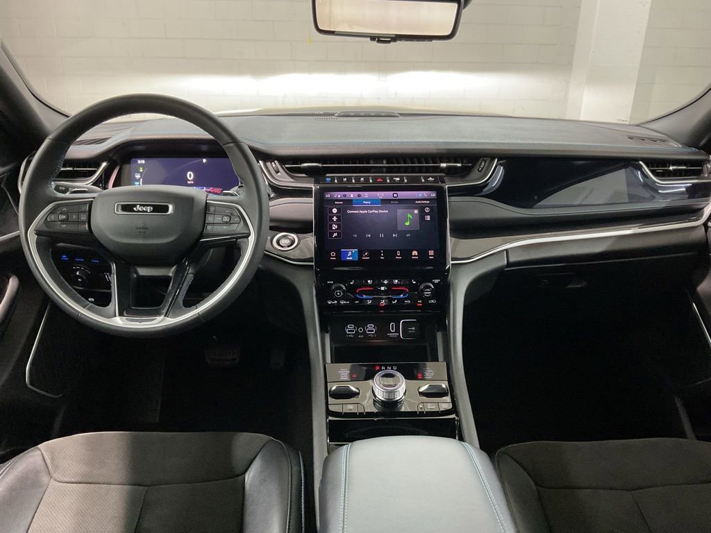 Used 2023 Jeep Grand Cherokee Trailhawk w/ Luxury Tech Group III AWD/4WD image 6