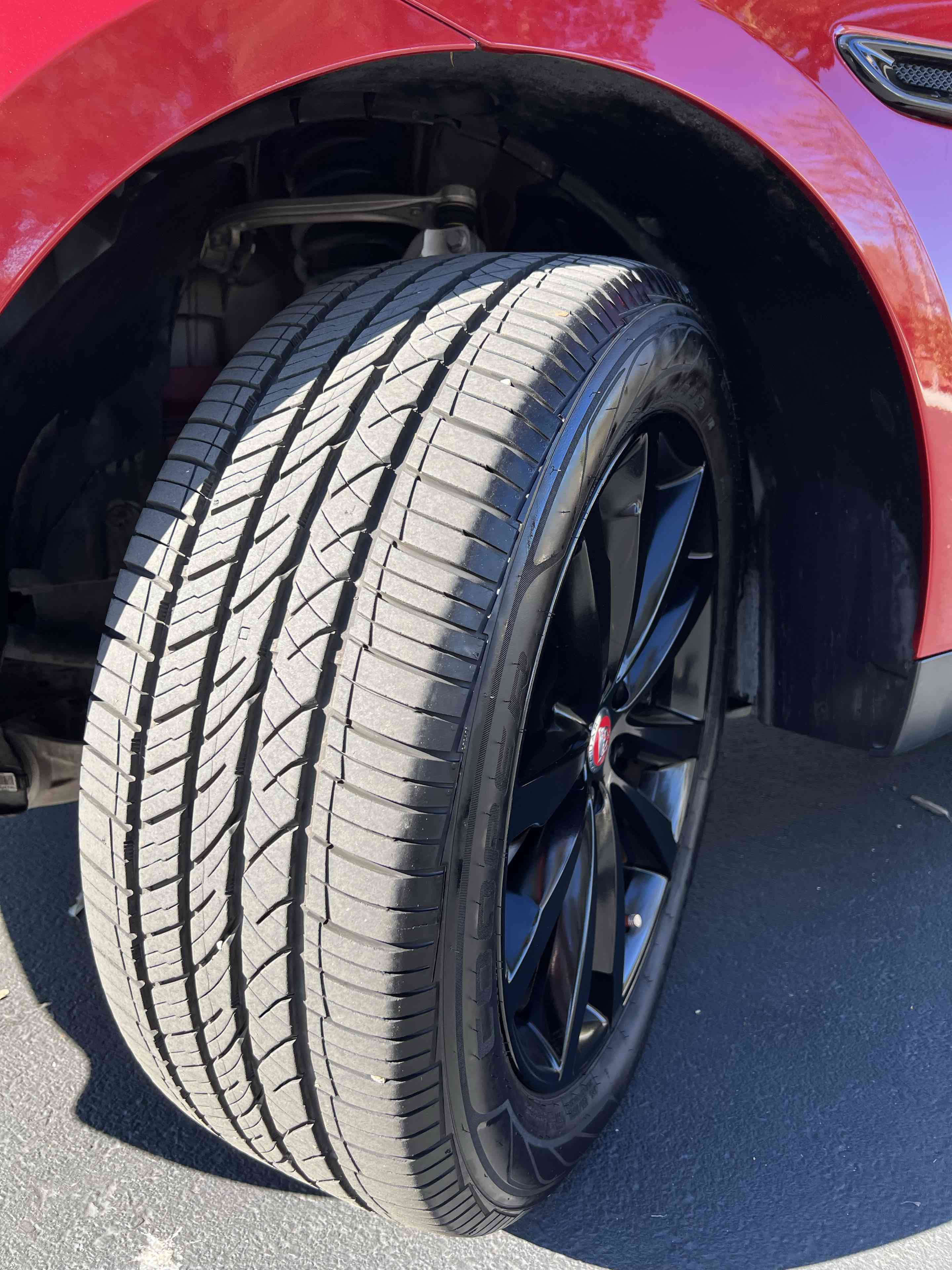 Used 2019 Jaguar F-PACE Prestige image 16