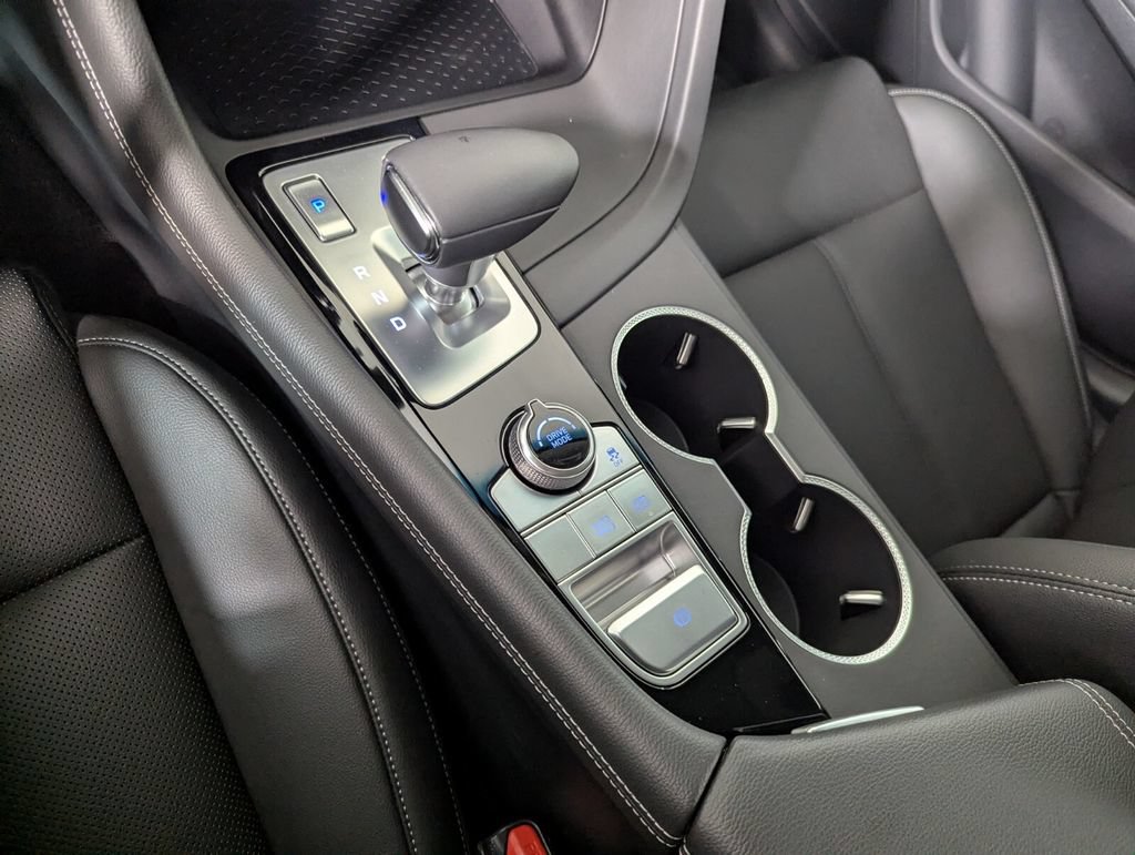 Used 2026 Genesis G70 2.5T RWD image 23