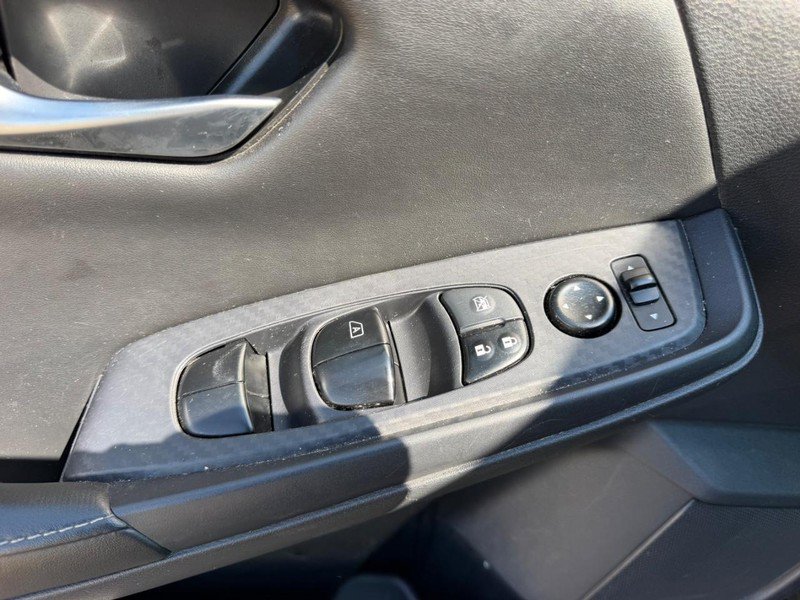 Used 2024 Nissan Sentra SV FWD image 17