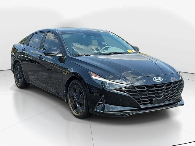 Used 2022 Hyundai Elantra SEL w/ Convenience Package FWD image 1