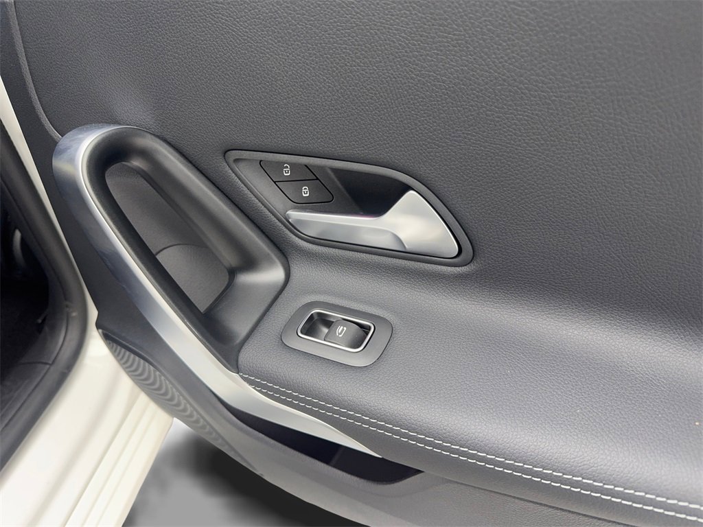 Used 2024 Mercedes-Benz CLA 250 4MATIC image 42