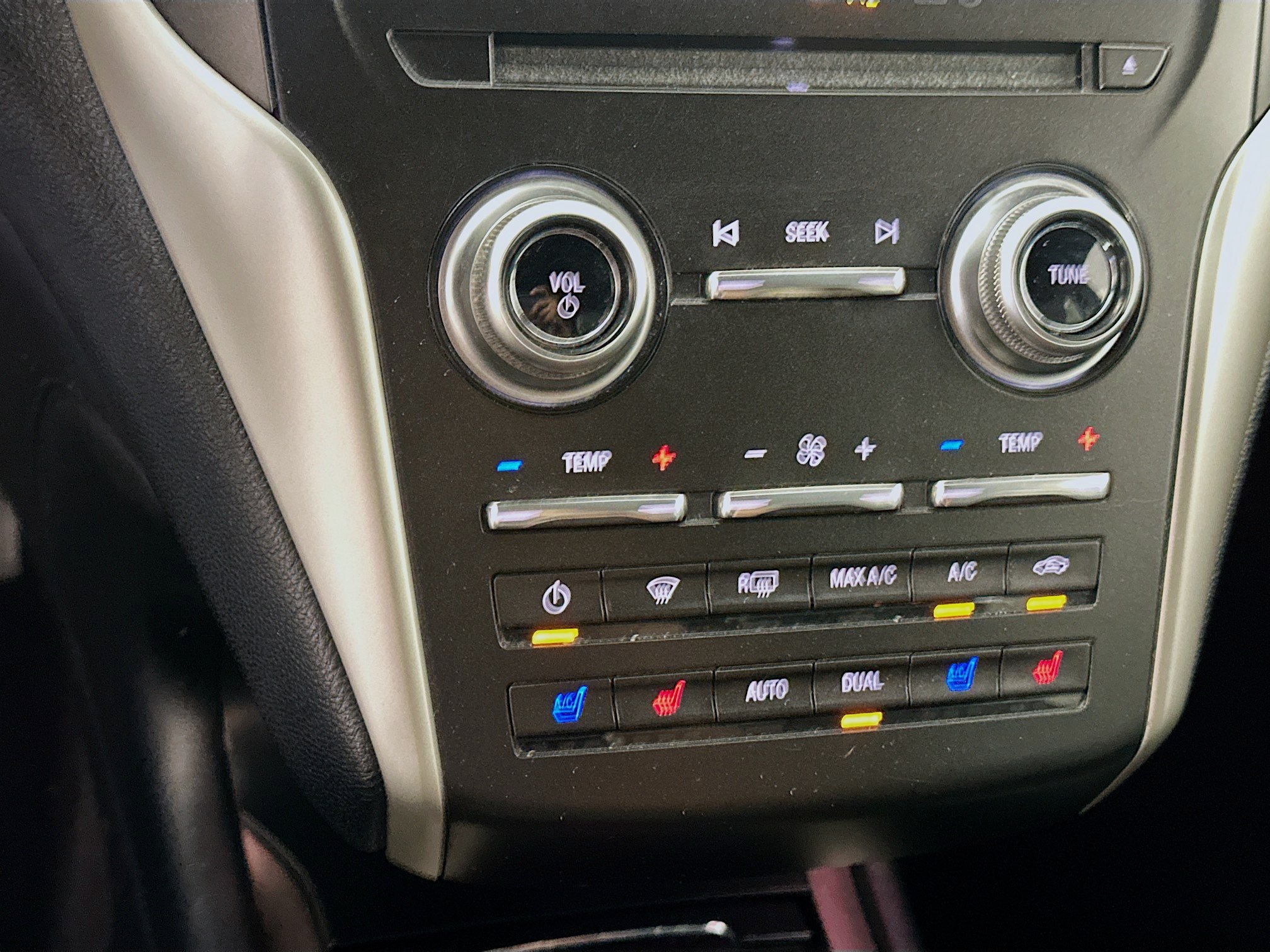 Used 2019 Lincoln MKC Reserve w/ MKC Technology Package FWD image 24