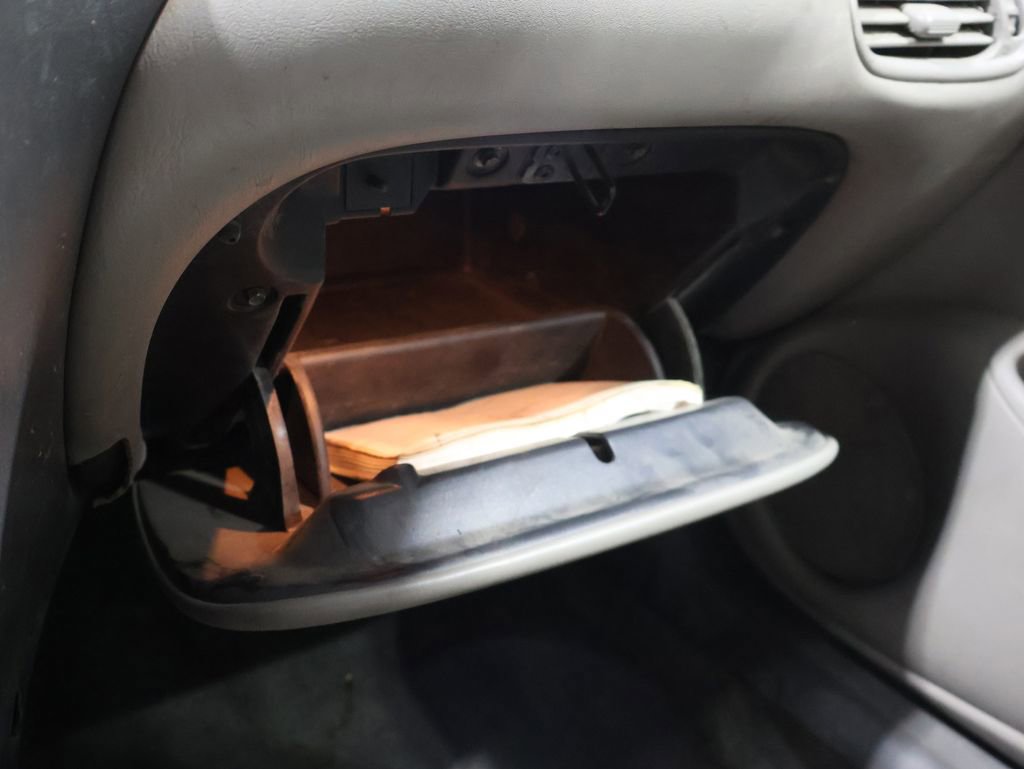 Used 2004 Oldsmobile Alero GLS w/ Sun And Sound Package image 28