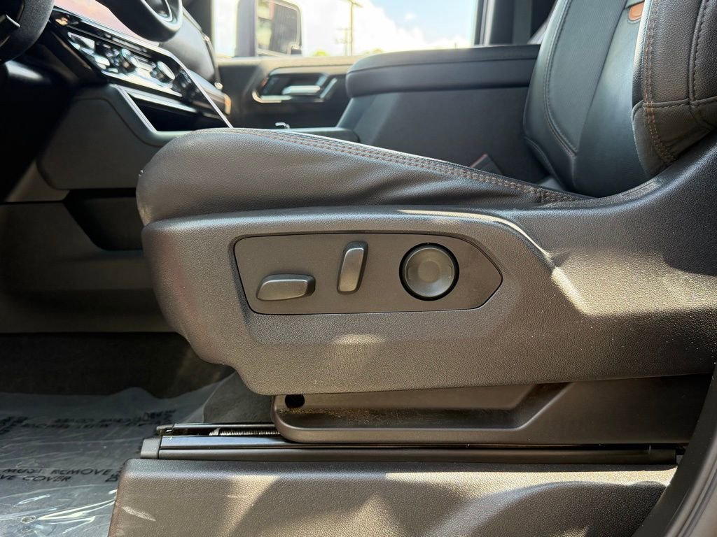 Used 2024 GMC Sierra 2500 AT4 w/ Technology Package AWD/4WD image 27