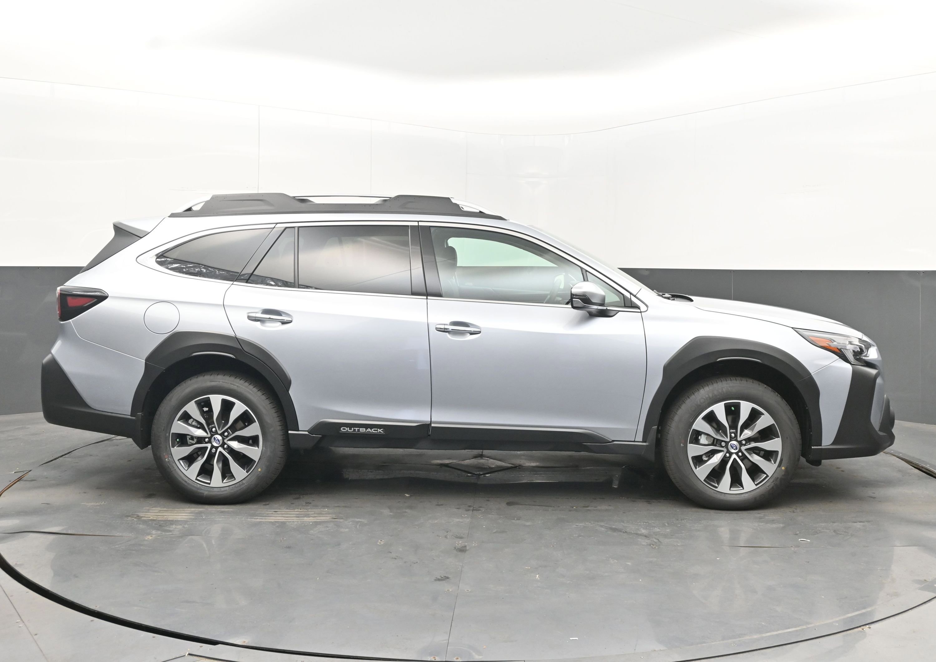 New 2025 Subaru Outback Touring XT image 8