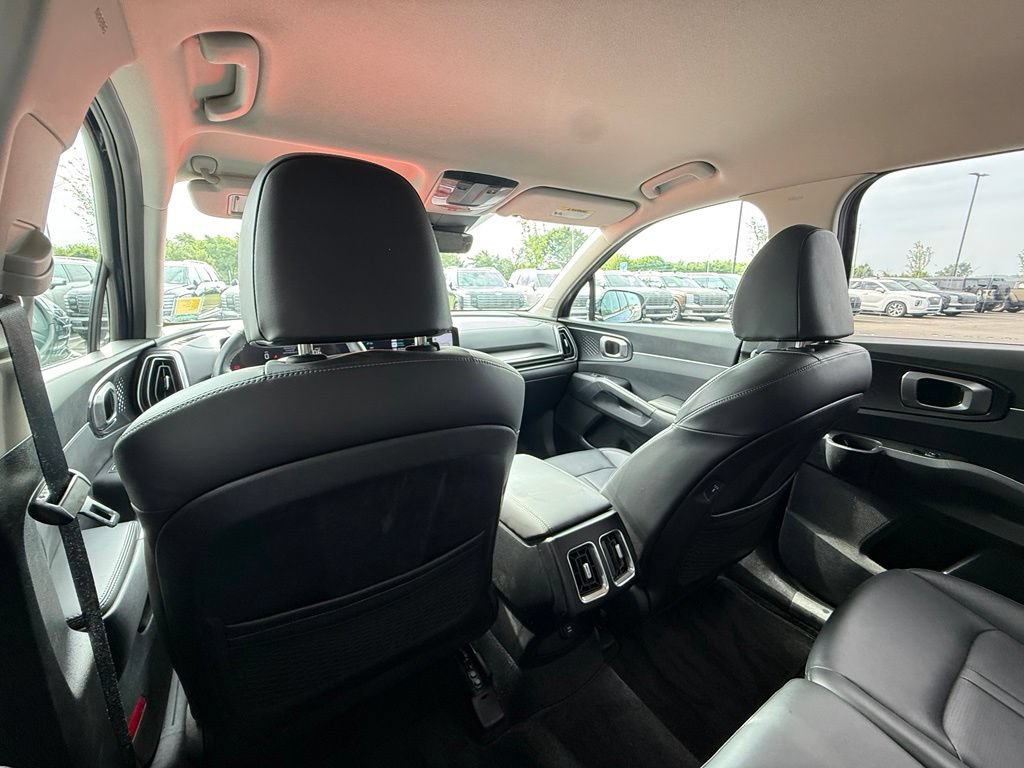 Used 2025 Kia Sorento S FWD image 26