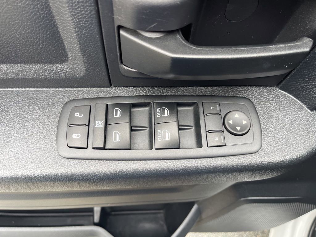 Used 2017 RAM 1500 Express image 13