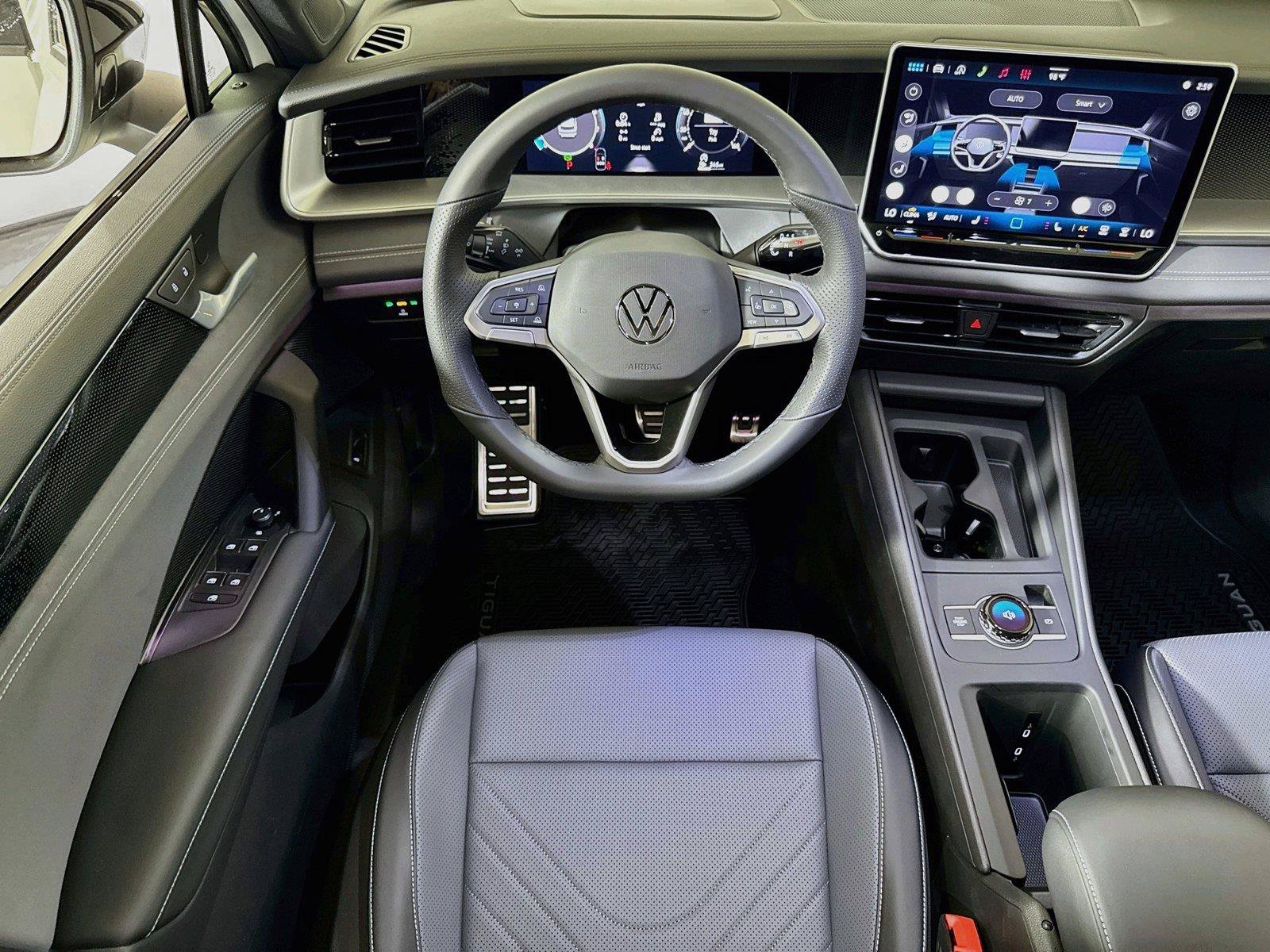 New 2026 Volkswagen Tiguan SE R-Line FWD image 14