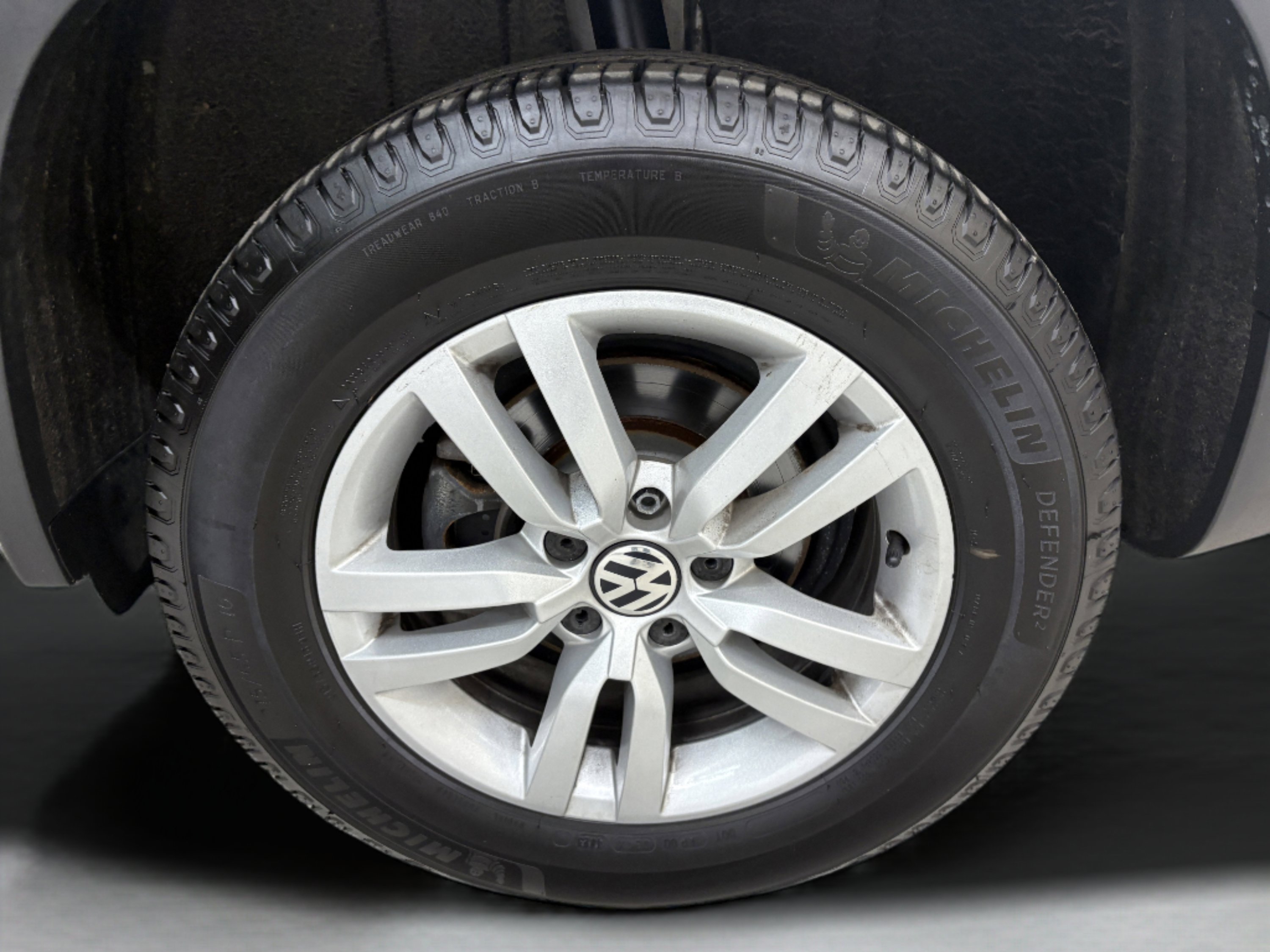 Used 2014 Volkswagen Tiguan S FWD image 7