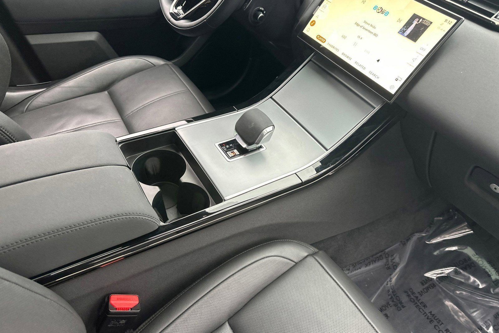Certified 2025 Land Rover Range Rover Velar S AWD/4WD image 32