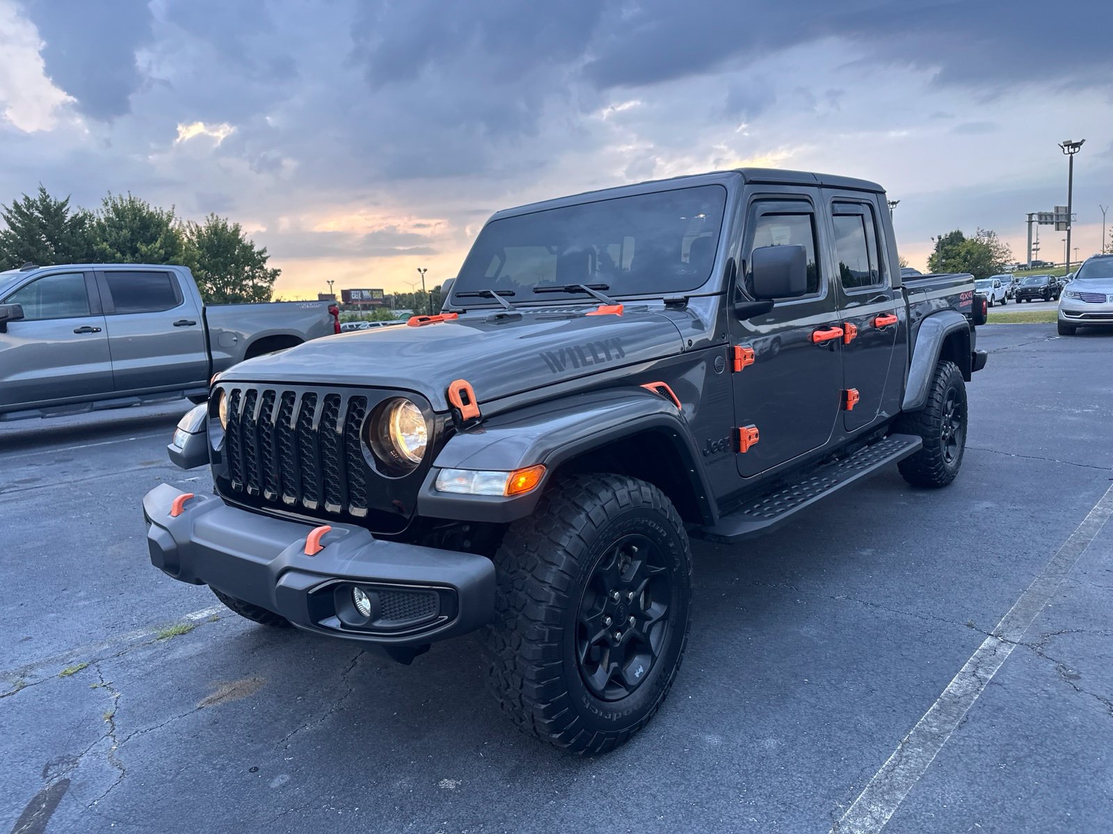 Used 2023 Jeep Gladiator Sport AWD/4WD image 1