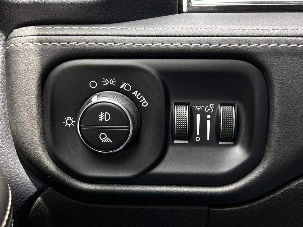 Used 2023 RAM 2500 Limited w/ Towing Technology Group image 27