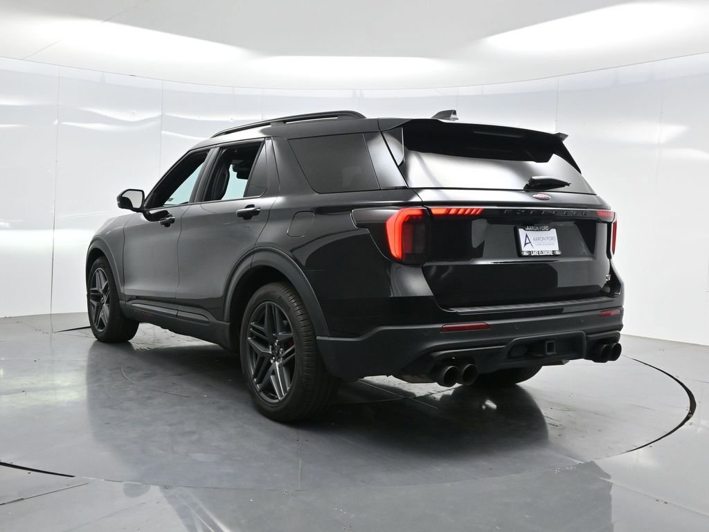 Used 2025 Ford Explorer ST image 6