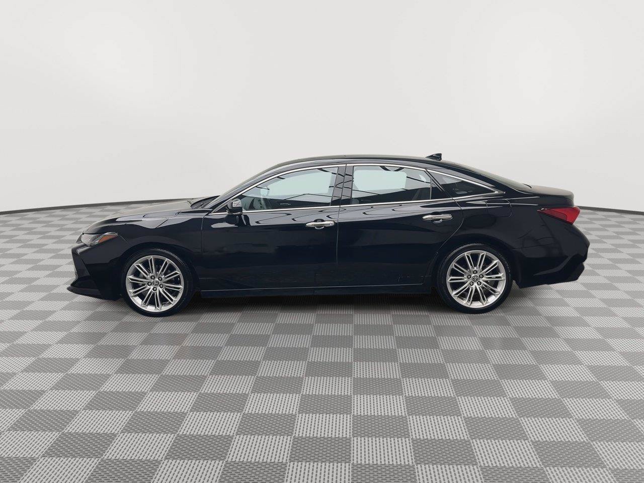 Used 2021 Toyota Avalon Limited w/ Advanced Safety Package FWD image 35