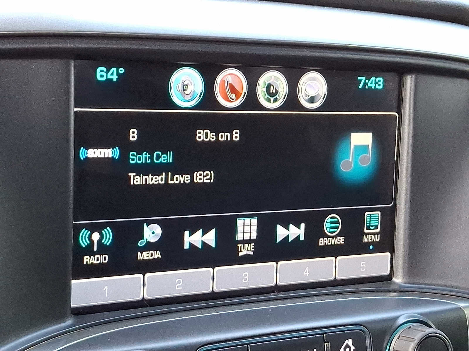 Used 2018 Chevrolet Silverado 1500 LT w/ Max Trailering Package image 9